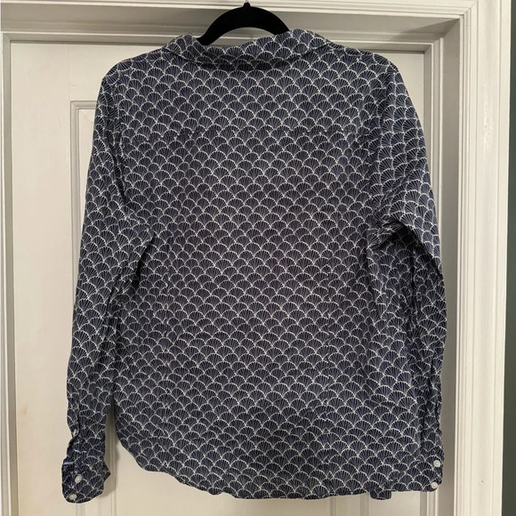 Crown & Ivy Buttondown - Size XL - Picture 2 of 3